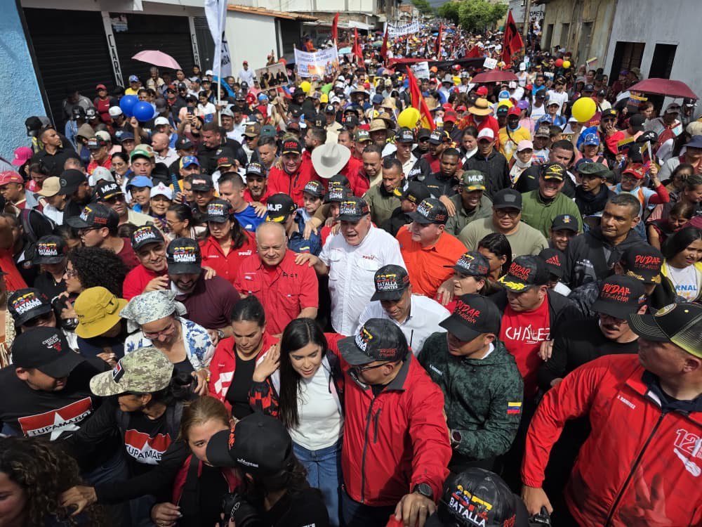 Con el Mazo Dando tweet media