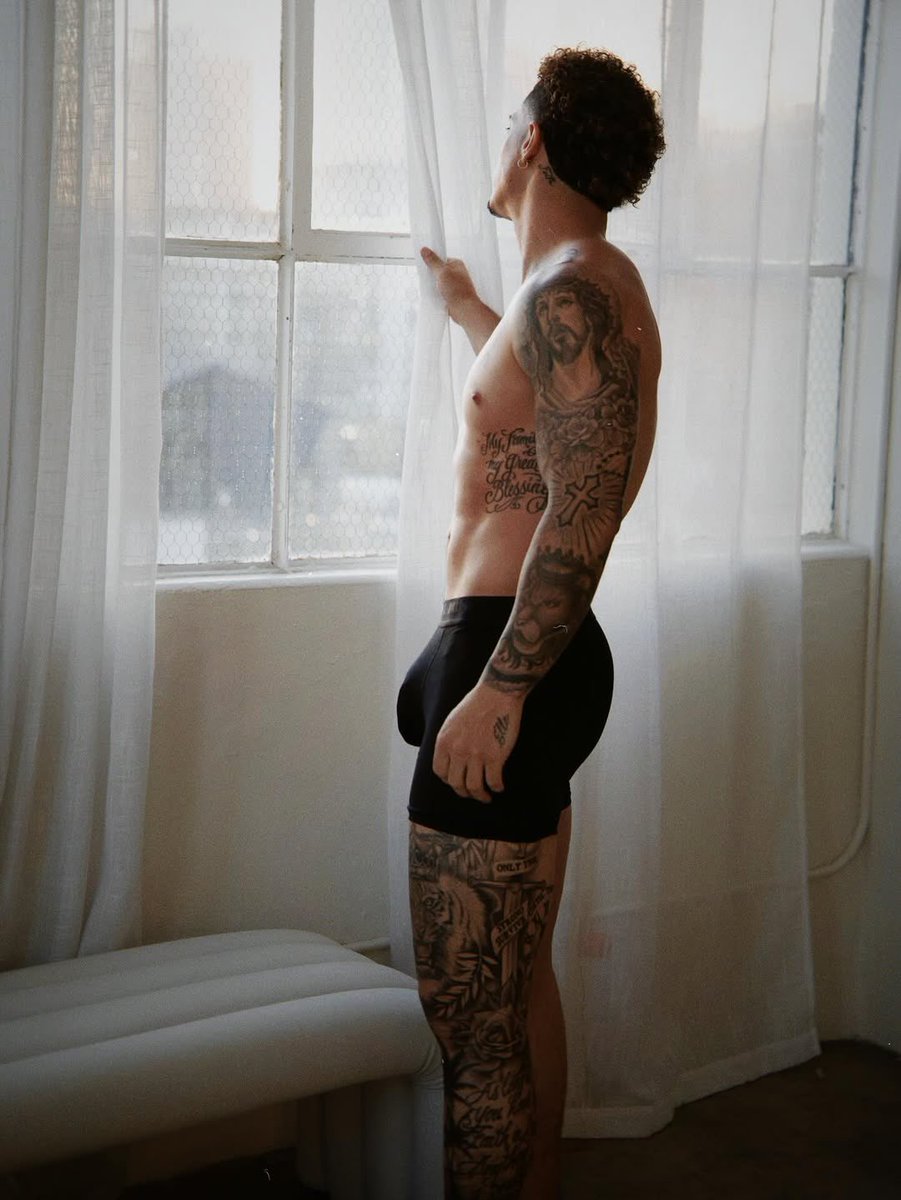 ᴋʜɪ🦂 tweet media