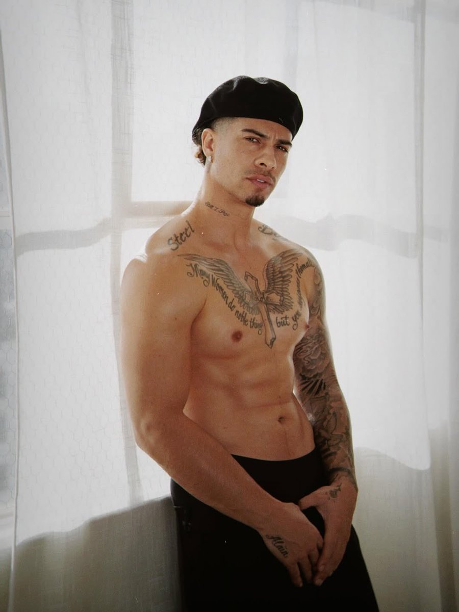 ᴋʜɪ🦂 tweet media