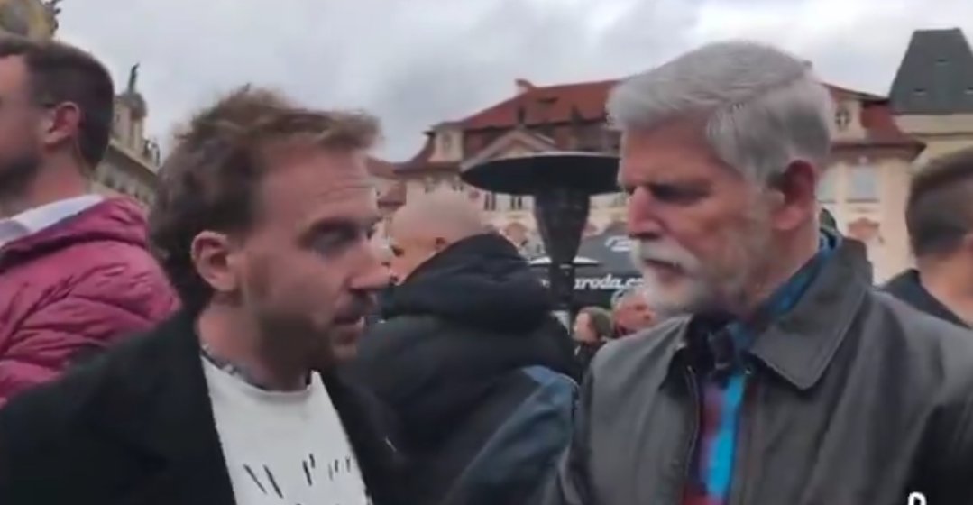 "Miki, ta roztrhaná Ústava byla super. Já jsem si s ní pro změnu vytřel prdel"