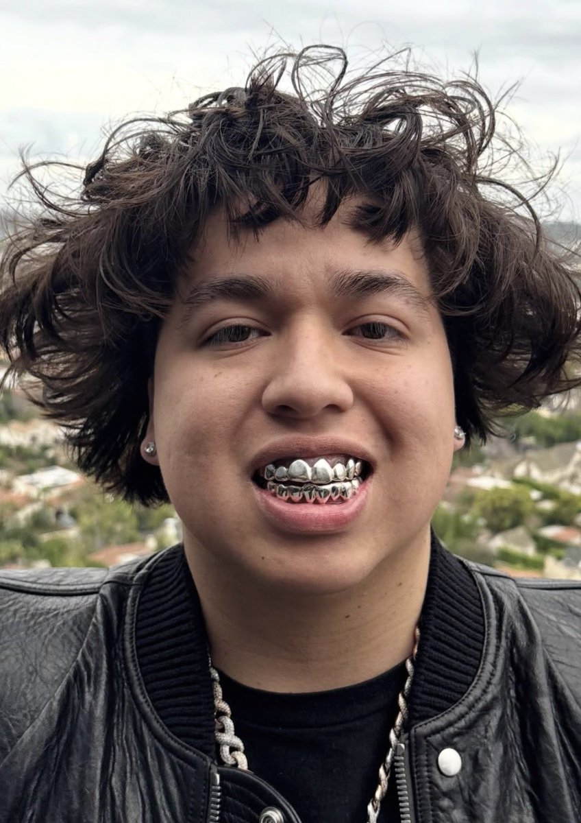 therealugs's tweet photo. A screenshot of 2slimey’s Spotify page from his cash era has sold and leaked online for $1,000 USD https://t.co/9It8fZXeFi