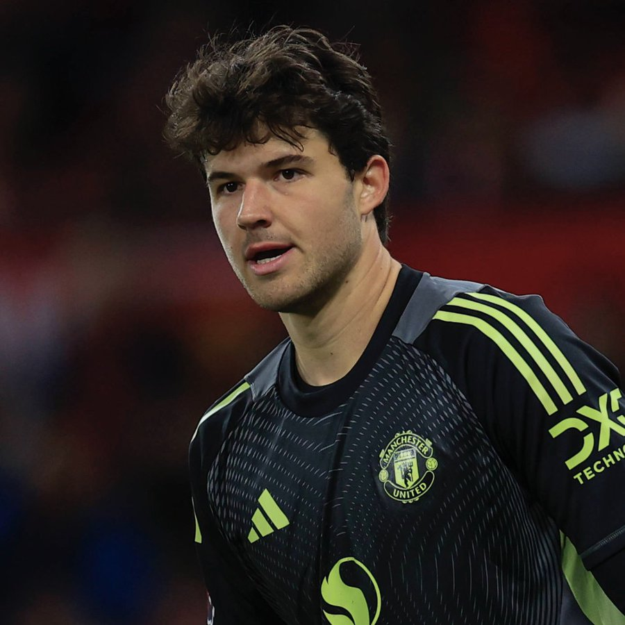 MattyFC__'s tweet photo. I have finally gathered enough evidence to make this claim.

Lammens is the best goalkeeper in the Premier League. https://t.co/AFaJkfcLhE
