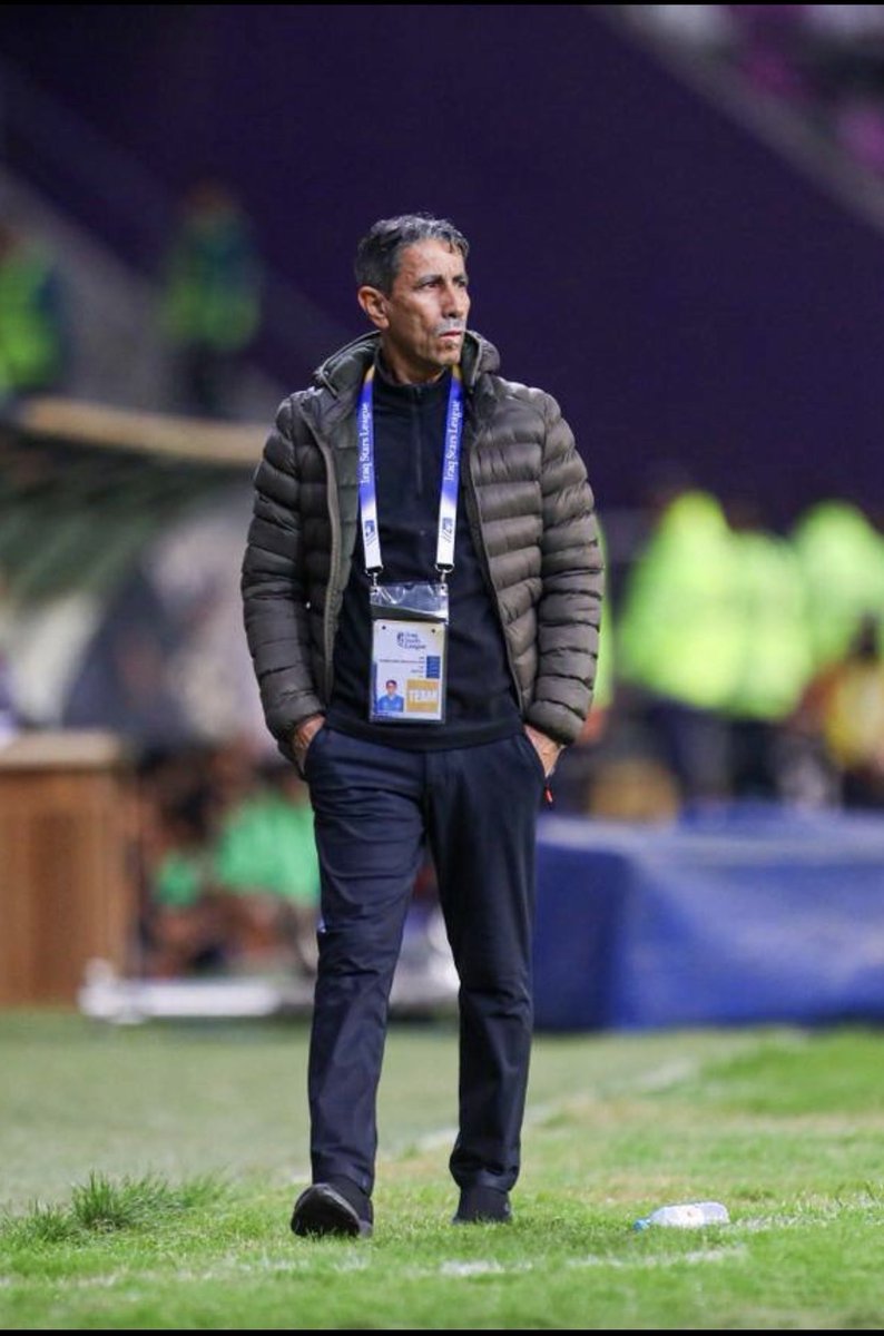 المدرب العماني يسطّر فصلاً من الفخر في الملاعب العراقية
الكابتن #رشيد_جابر يقود نادي القوة الجوية في الدوري العراقي الممتاز لتصدر الدوري وسط منافسة شرسة
رغم الصعوبات، ظلّ ثابتًا،صادقًا مع نفسه ومشرّفًا للكرة العمانية 🇴🇲
كل التوفيق له في القادم فالمجد لا يصنعه إلا الكبار