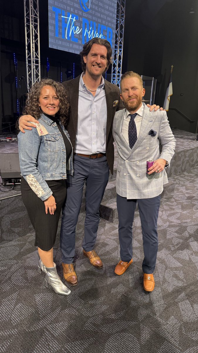 onetallguyy's tweet photo. Excited to see you in Woodruff in just a few hours!! Thank you for giving SC another shot!! @JDShuttlesworth https://t.co/9WKdnSe9dA