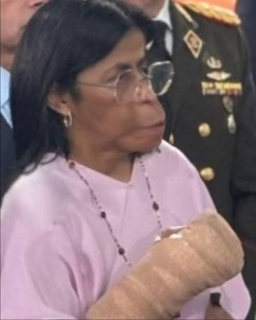 Miraflores Al Momento Respuesta Rápida Parody tweet media