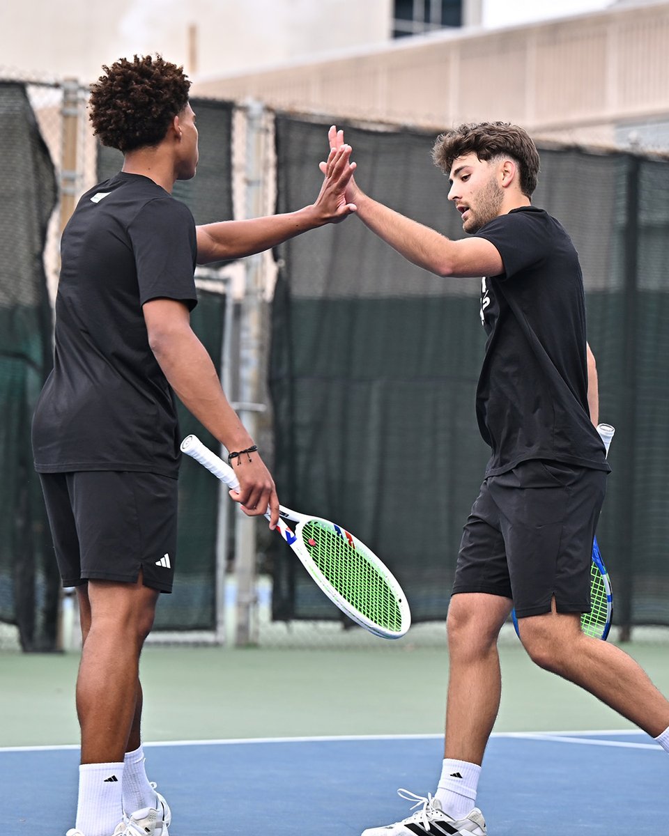 𝘾𝙊𝙉𝙁𝙀𝙍𝙀𝙉𝘾𝙀 𝙋𝙇𝘼𝙔 𝘽𝙀𝙂𝙄𝙉𝙎!

Hornets open Big Sky play with one match this week at home

Sat - vs Weber State - 1 pm

#StingersUp
