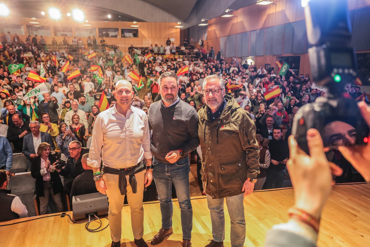 ¡GRACIAS SALAMANCA!

Pueblo tras pueblo. Ciudad tras ciudad.

La ola de VOX y del SENTIDO COMÚN es imparable.