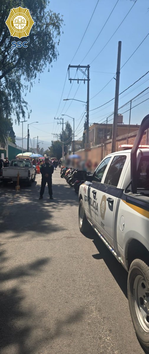 SSC_CDMX's tweet image. #SeguridadEscolar | Brindamos atención y seguridad a la comunidad estudiantil, docentes y familiares que todos los días acuden a los centros de enseñanza de la Zona #Oriente; por ello, uniformados de los Sectores #Granjas, #Abastos-Reforma, #MilpaAlta y #Zapotitla realizan de