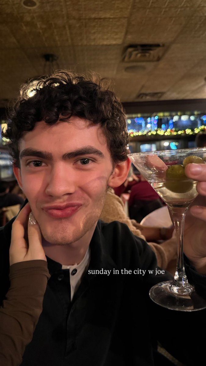 incompstarsigns's tweet image. he deserves to be this loved always