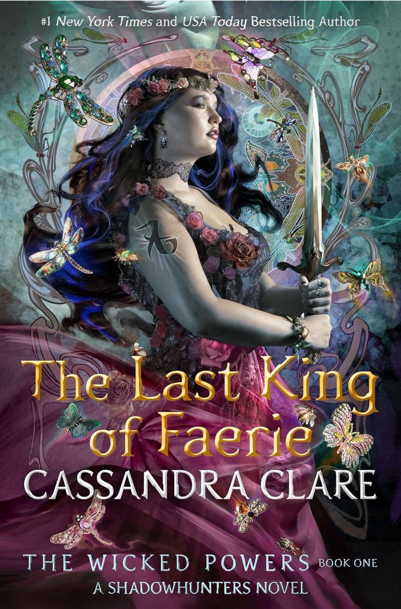 PORTADA OFICIAL DE “THE LAST KING OF FAERIE”, EL PRIMER LIBRO DE LA ULTKMA TRILOGÍA DE THE WICKED POWERS ✨💞

A la venta el 3 de noviembre de 2026✨

Que opinamos? A mi me FLIPAAA🥰🥰✨✨💞💞