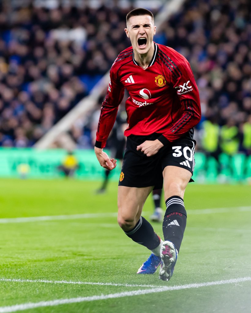 Are you a Man United fan searching for Mutuals? 

Even if you’re starting from 0 followers.

Just say hello, if you want to connect with any football account.

Follow back; It really is that simple ❤️