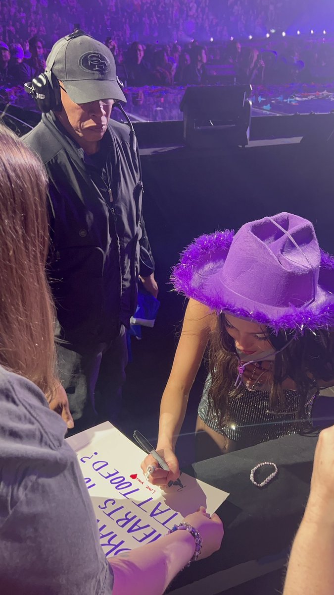 gutsykiwis's tweet photo. 2 years of the greatest tour of my life 💜💜
@LiviesHQ #gutsworldtour https://t.co/FeFr1MUwfj