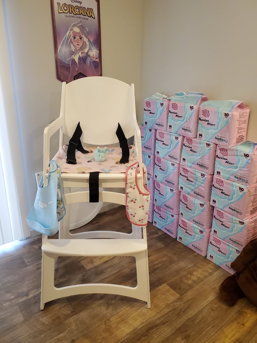 FunLilBun's tweet photo. Somebunny isn't getting out of diapers anytime soon >~<" https://t.co/z6uYUrUBBt