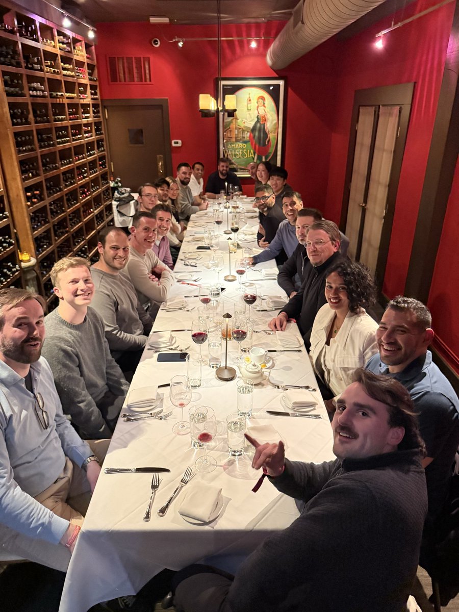 Ashley J tweet media