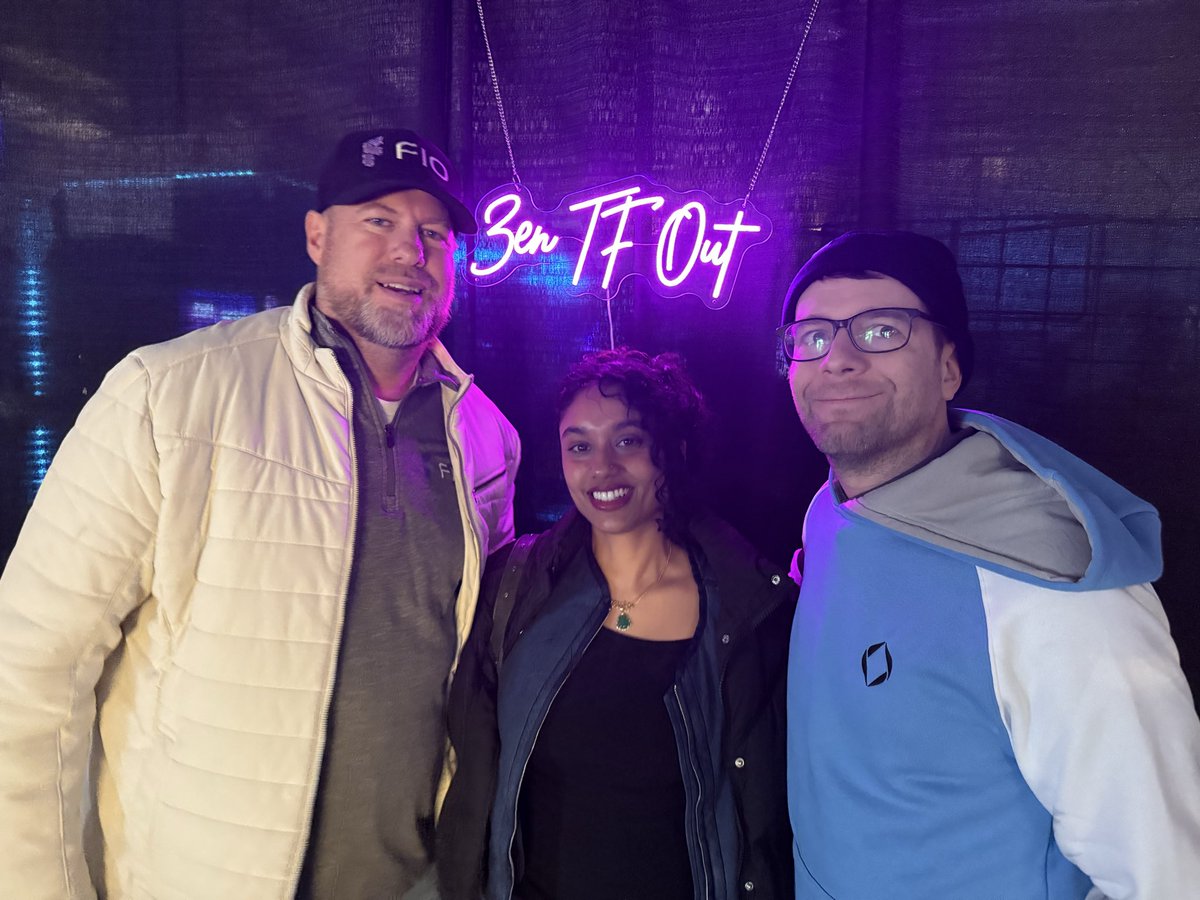 Ashley J tweet media