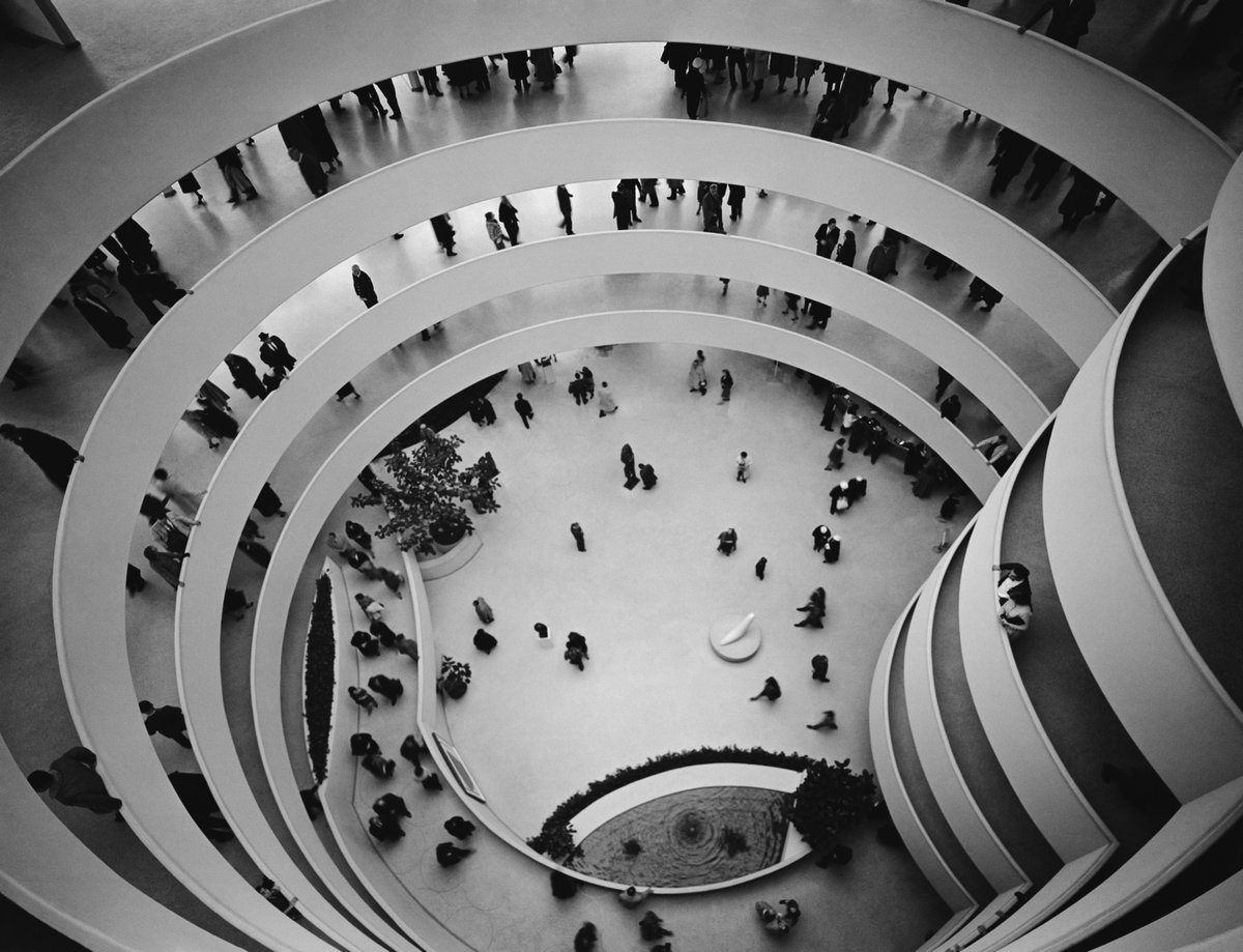 PerraultArchi's tweet photo. — #Groundscape —
Questionnons sans relâche notre relation au sol, notre penchant culturel pour l’idée de l’inscription, celle d’un enracinement. Il faut prendre en compte le fait ontologique d’être au cœur d’un élément.
╳ Frank Lloyd Wright, @Guggenheim, New York, 1937 https://t.co/vYlsmpGZea
