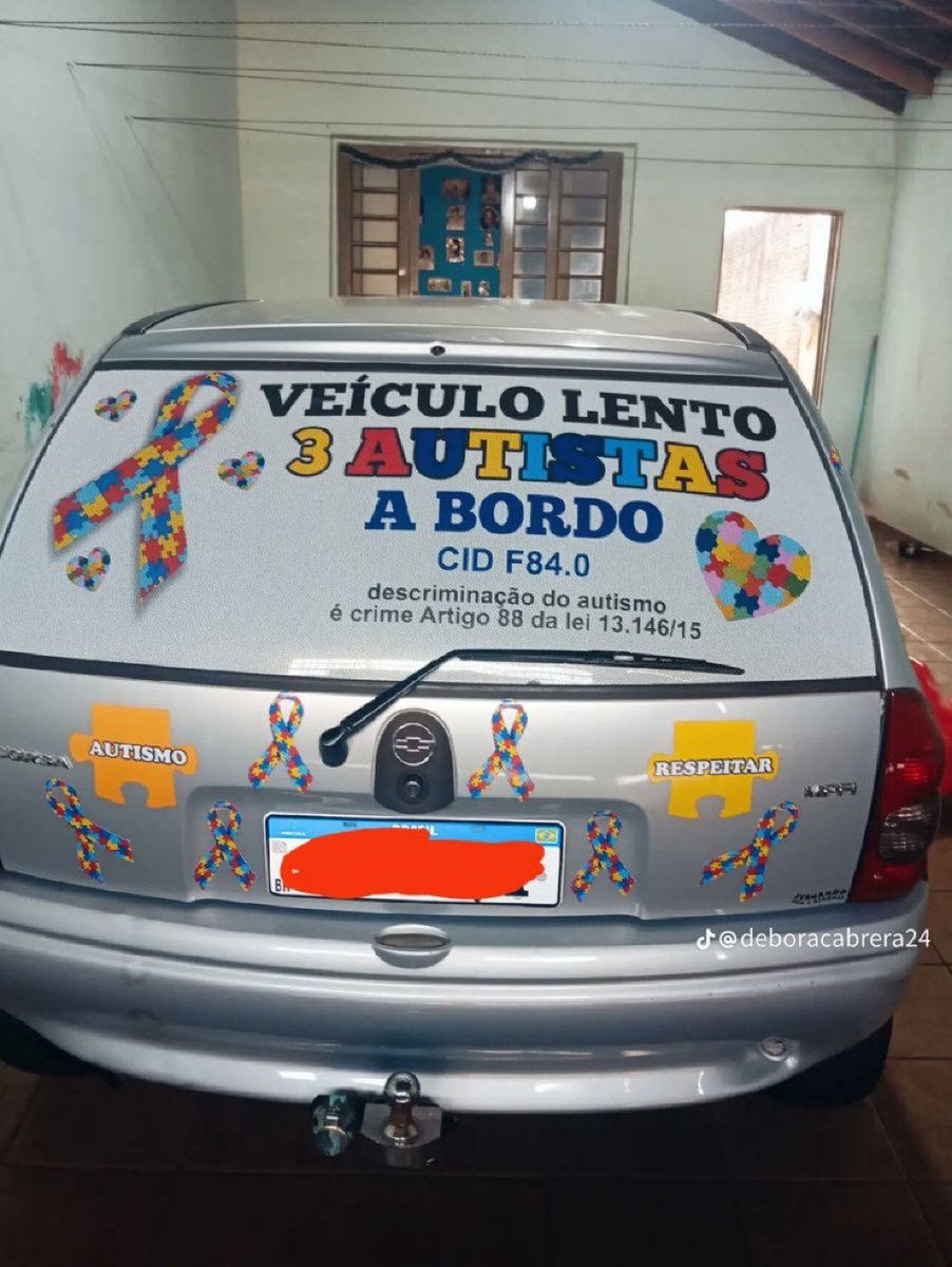 carro que o Mossad bota na minha frente quando eu saio de casa falando que não vou xingar ninguém e to atrasado pro trabalho