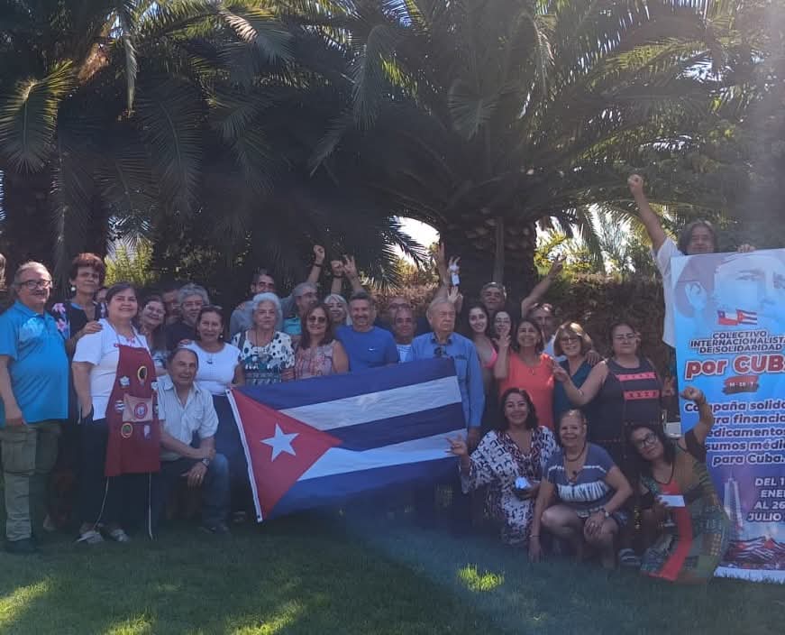 CubaEmbaChile's tweet photo. Amigos y colectivos integrantes del Movimiento de Solidaridad con #Cuba en #Chile sostuvieron un encuentro este domingo en la Comuna de María Pinto, al que asistió el Embajador cubano @OscarCornelio64 y funcionarios de la misión diplomática de la isla.
🔗https://t.co/hHmvIKahqn https://t.co/BgsN1ywtH7