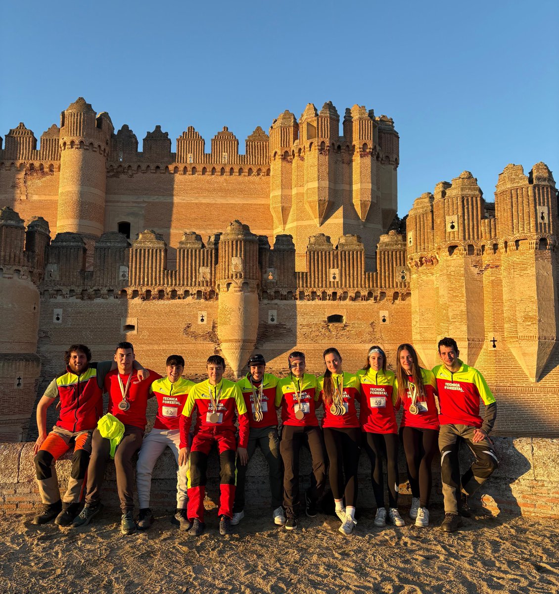 easolsones's tweet image. 🙌🏽🏆 L'any passat desitjàvem llarga vida al #CFNE i, un any després, no podem estar més contents d'haver format part d'una nova edició. Ens enduiem cap a casa nou medalles de les trenta que hi havia en joc. Marxem de #Coca (#Segòvia) com a guanyadors indiscutibles!

#CFNE2026 👇🏽