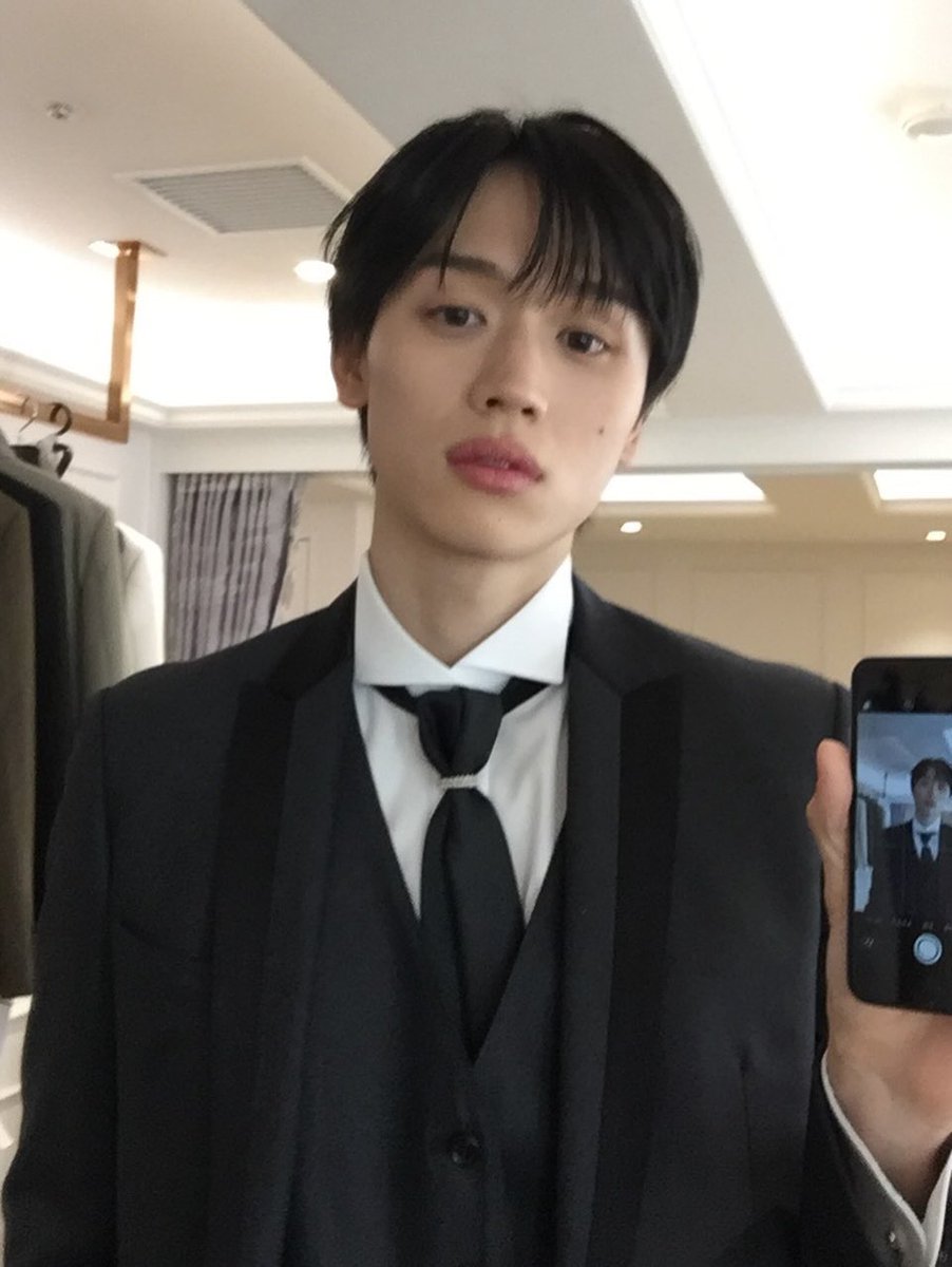 Law 𓆣 tweet media