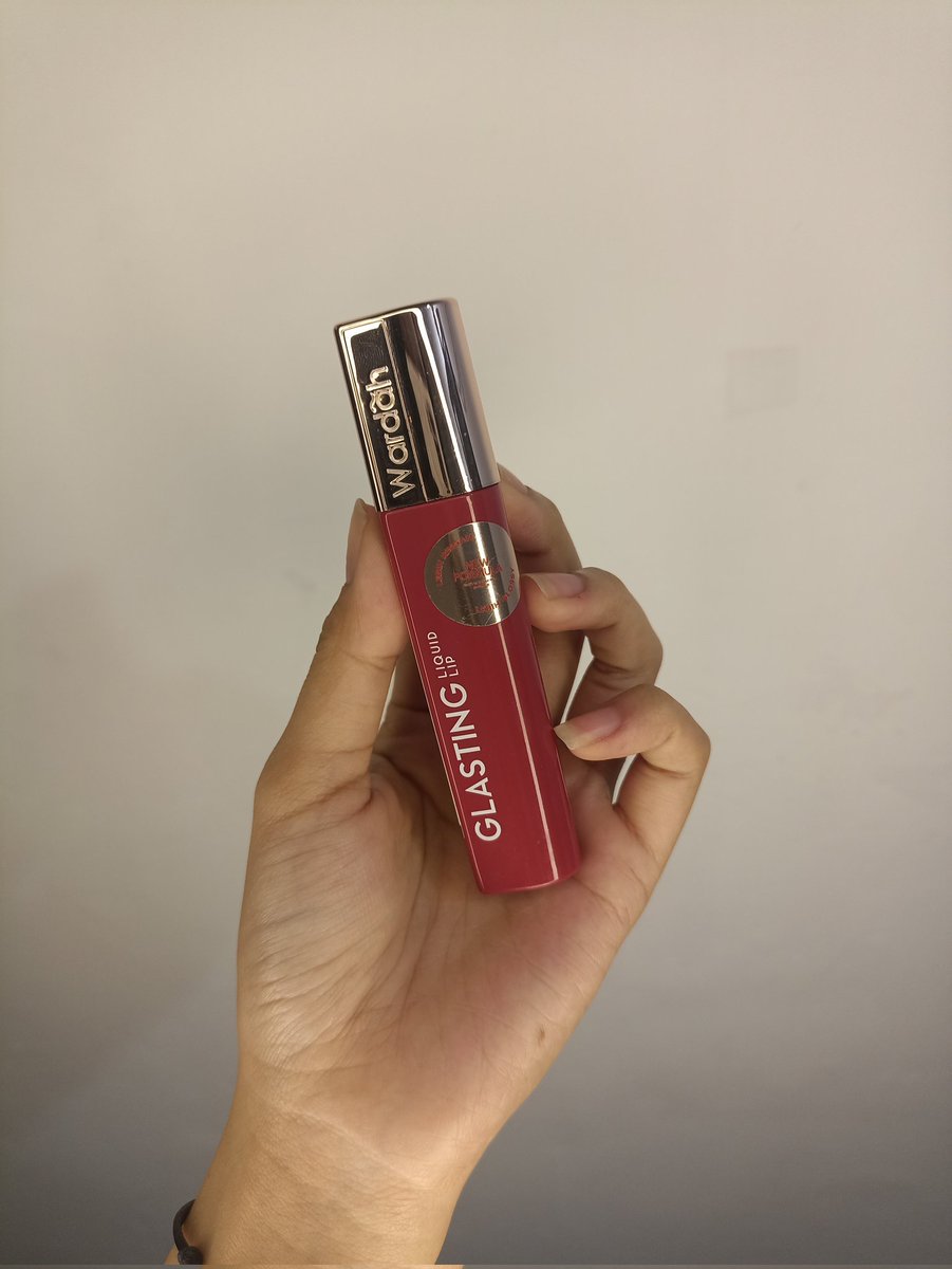 chisatvo's tweet photo. 🌸 WTS preloved 🌸

WARDAH glasting new formula shade 11 petal blush 
💸 60k 💸

★ isi masih banyak, ±98%
★ di swatch di tangan dan bibir (aplikator bersih kok gusy) 
★ exp date aman 12/2028

🏡 kab. malang https://t.co/ZkvlqbvFuG