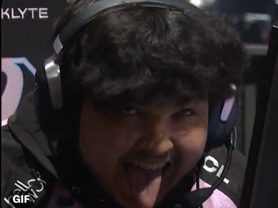 DualView tweet media