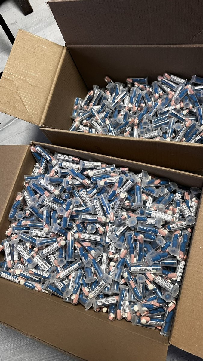 Прошу кожного хто побачить цей пост зробити ретвіт і поставити лайк. 🫶🏻

Великий запит прийшов від Вовків да Вінчі. 

Якщо кожен, хто побачить цей твіт закине 50₴ - хлопці отримають такі важливі їм пілпаки вже до кінця місяця! 

Перша партія пілпаків в цьому році 🫶🏻

Вже зібрали