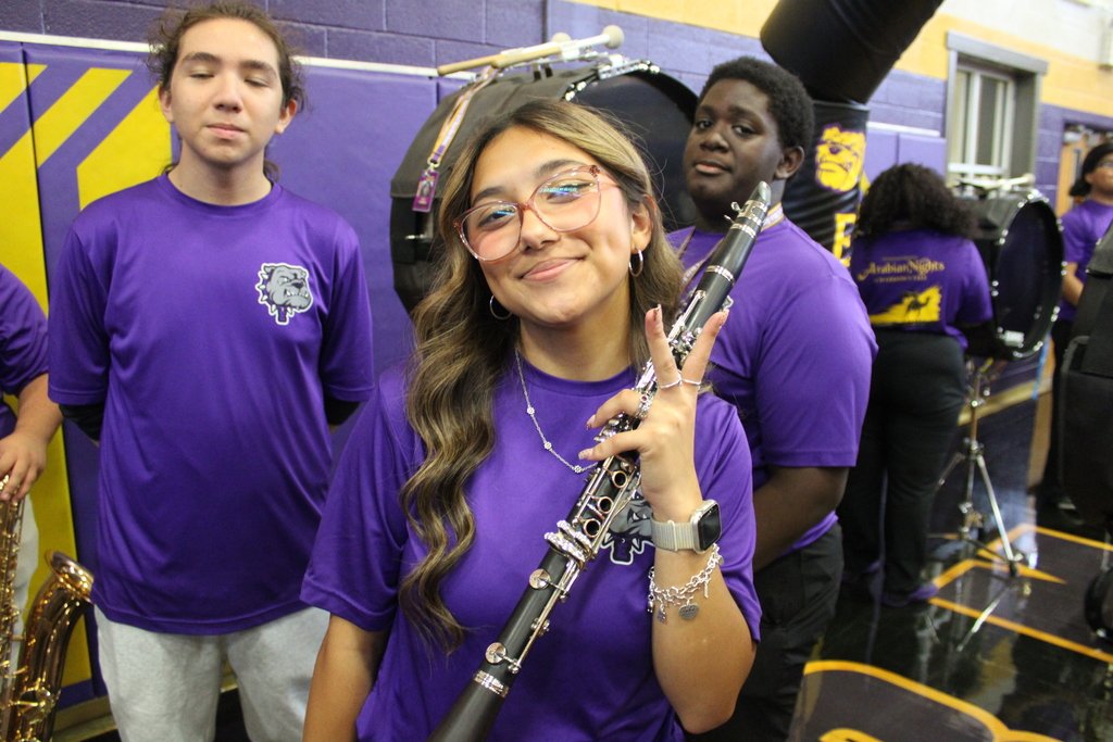 EvermanHS_EISD's tweet image. 🎶🍽️ Support the Everman HS Band!

Join the EHS Band Booster Club on Monday, Feb. 23 at Texas Roadhouse - Burleson for a fundraiser night!
Eat great food &amp;amp; support our band students — a portion of proceeds benefits the program! 🥁🎺💙

#EvermanPride #SupportTheBand