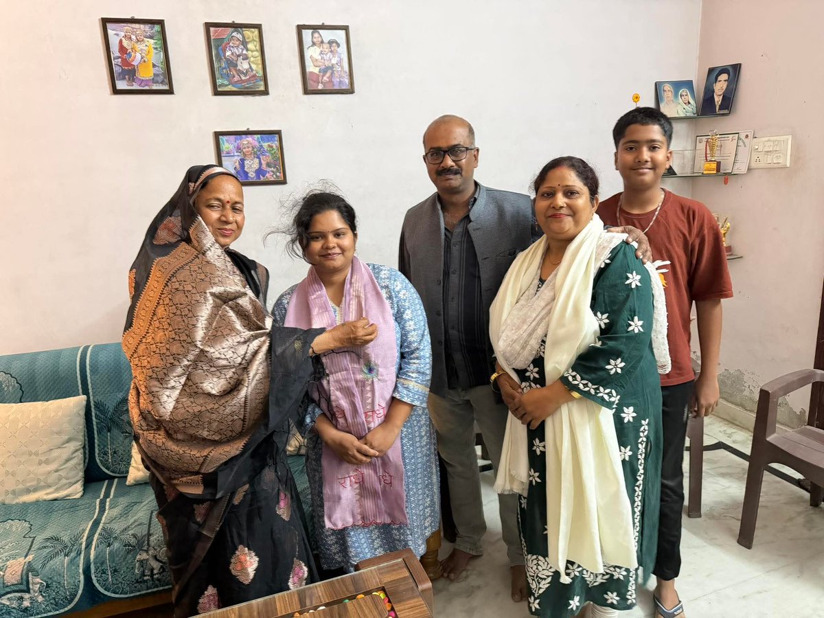 #विधानसभा_मलिहाबाद के माल ब्लॉक ससपन निवासी आदित्य शुक्ला जी की पुत्री डॉ ऋषिका शुक्ला का  MS गाइनकोलॉजिस्ट नीट पी जी में किंग जॉर्ज मेडिकल यूनिवर्सिटी लखनऊ में चयन  होने पर बहुत-बहुत बधाई एवं उज्जवल भविष्य की शुभकामनाएं।