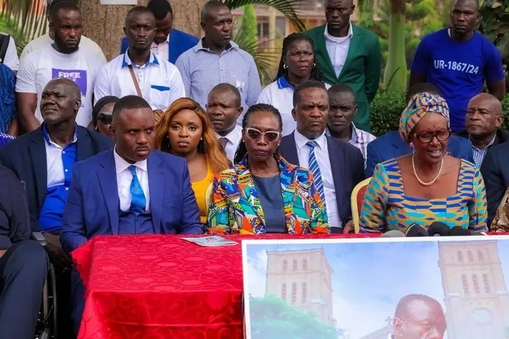 EriasLukwago_'s tweet photo. Gen. Museveni's callous decision of issuing a directive to His Grace Paul Ssemogerere, The ArchBishop of Kampala Arch Diocese to call off a mass for Dr.Besigye and other political prisoners that had been scheduled for this afternoon at Lubaga Cathedral is abhorrable.. https://t.co/s17XRwZUkq