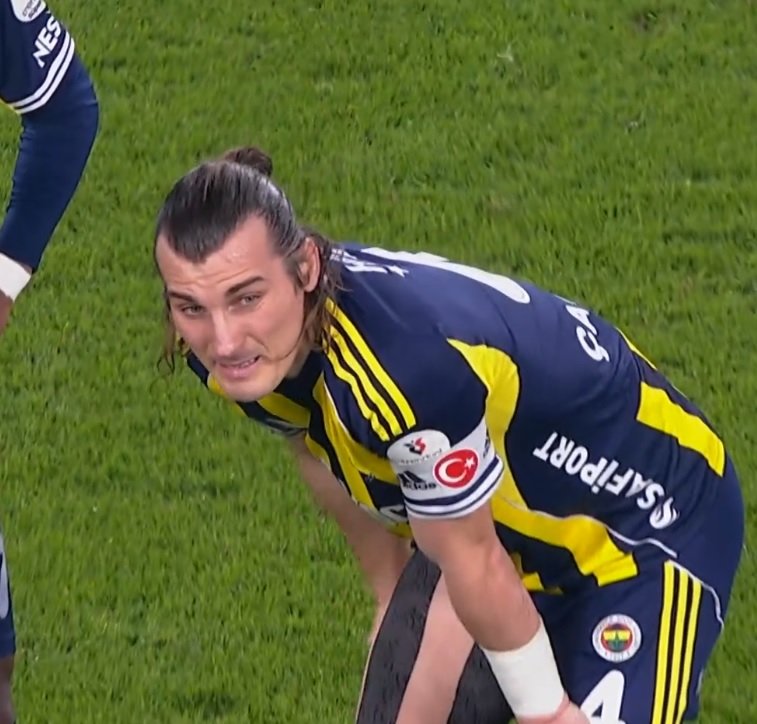 lemarcaspors_'s tweet photo. Fenerbahçe'de Çağlar Söyüncü ve Oosterwolde, Kasımpaşa maçında sakatlanarak oyundan çıktı. https://t.co/8EDbLIuCO7
