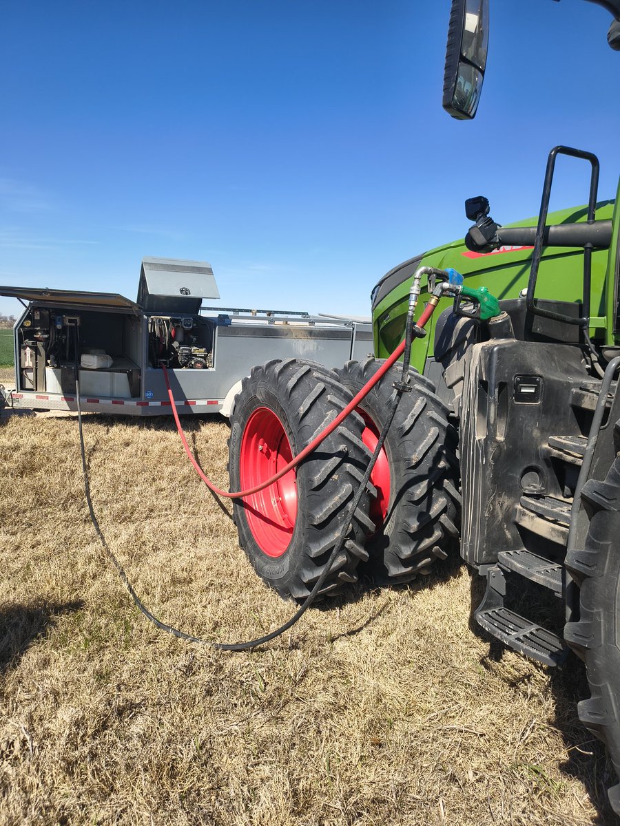 Making a pit stop to keep corn planting 26 in rolling.