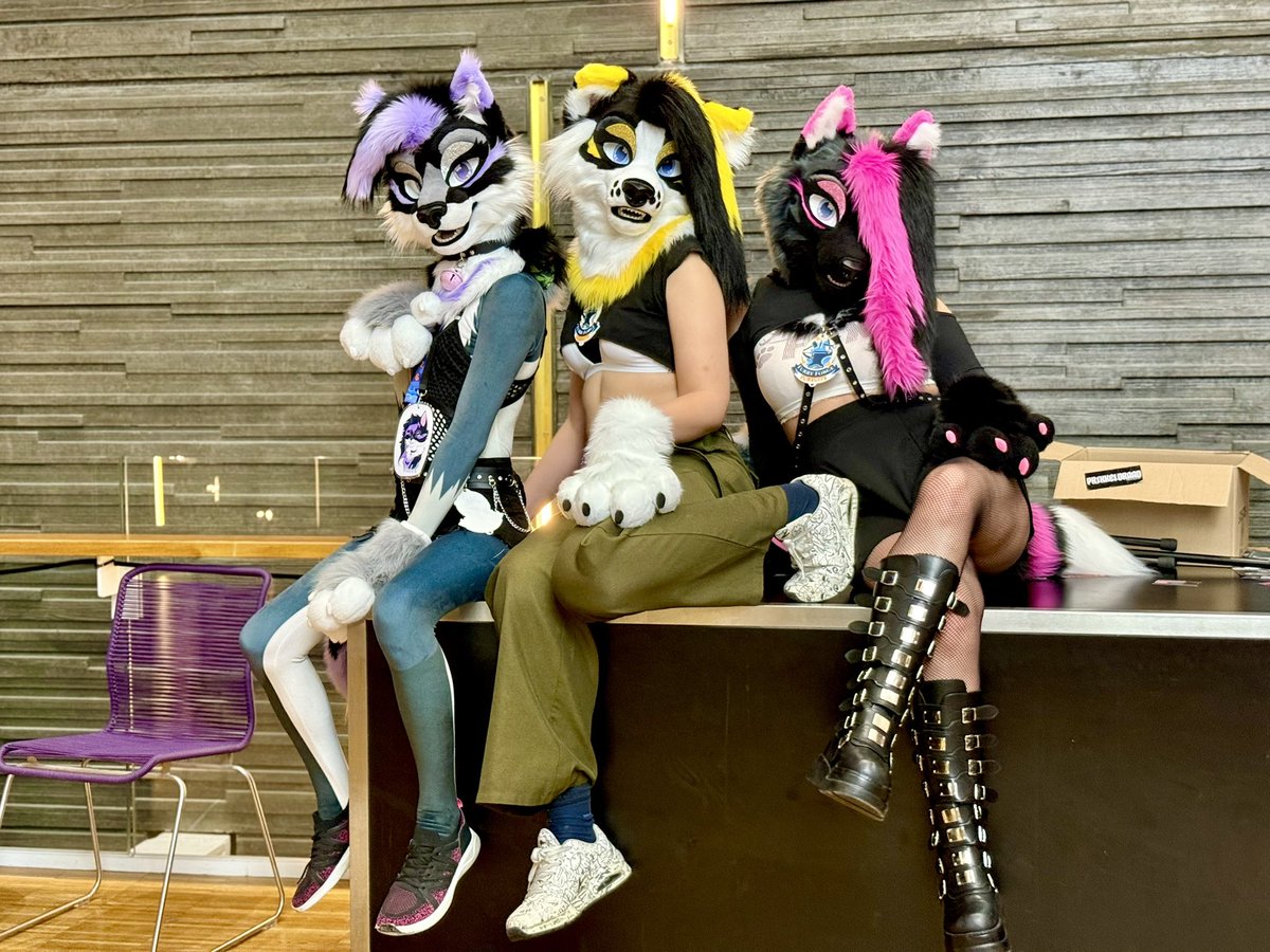 FurryForgeFursuits tweet media