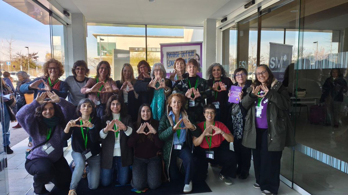 Dijo Margaret Mead "Nunca dudes de que un pequeño grupo de personas reflexivas y comprometidas pueden cambiar el mundo; de hecho, es lo único que lo ha logrado". 
¡Gracias a <a href="/DoFemCo/">Docentes Feministas por la Coeducación</a> y a quienes habéis participado y apoyado el #CongresoDoFemCo2026!
¡Rigor, generosidad y redes!