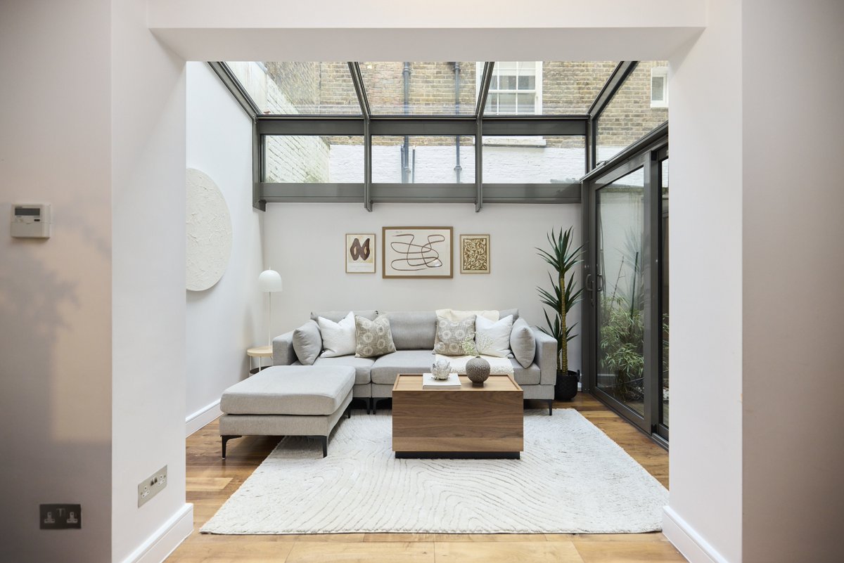 Douglas_Gordon's tweet image. Elegant Victorian living in prime Kensington ✨

Set on a quiet W8 cul-de-sac, this beautifully proportioned home spans 2,964 sq ft across five floors, with exceptional entertaining space.

📍 Ansdell Terrace, W8

🔗 bit.ly/4rt86Ss

#kensington #w8 #londonproperty
