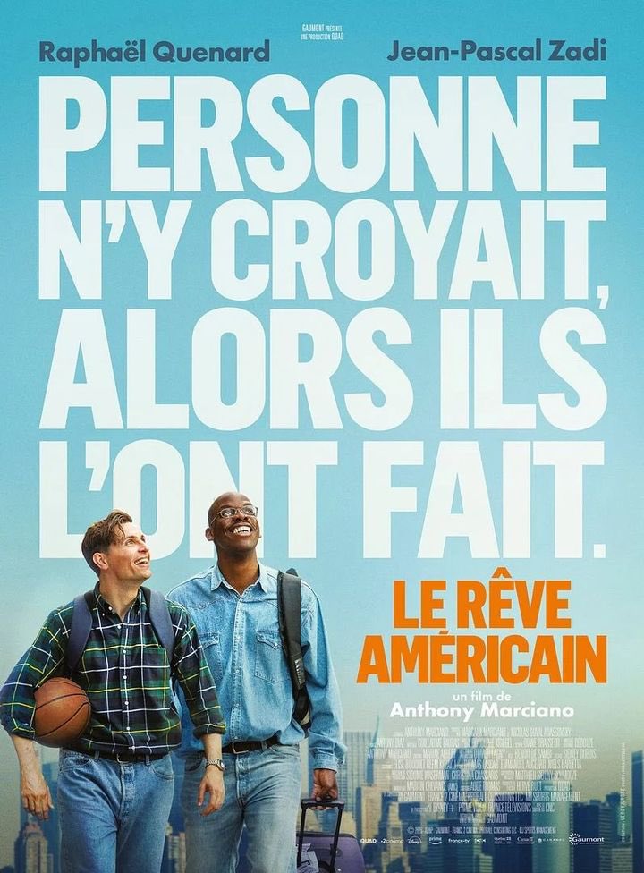"Le rêve américain" est une jolie pépite que je ne voyais pas arriver. R. Quenard et J.P Zadi y trouvent leur meilleur rôle (et de très loin). J'ai été touché par quelques séquences emotion assumées dont la dernière du film, sur un terrain de basket, est magnifique. #CoupDeCoeur