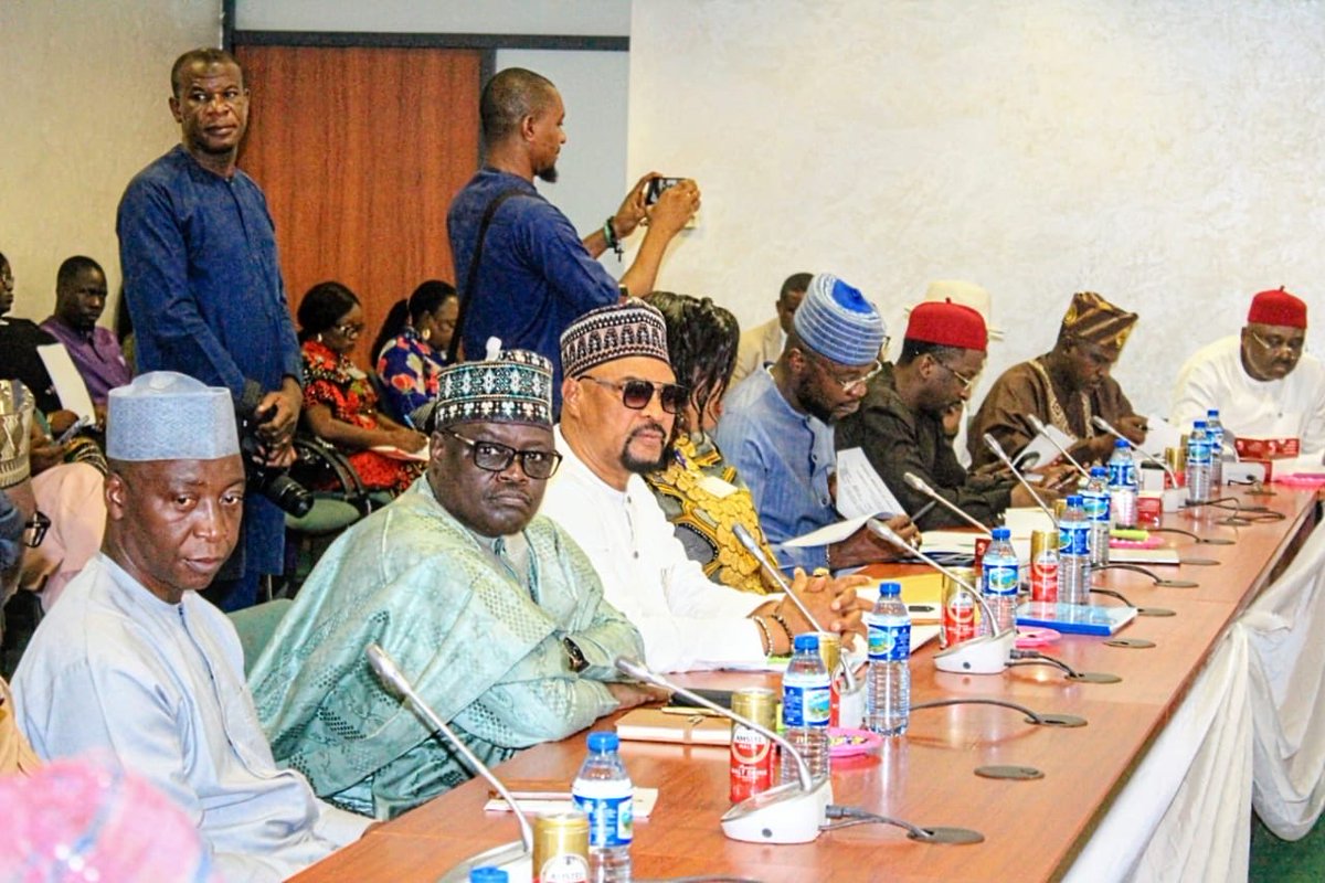 fmydNG's tweet photo. Today, the Honourable Minister, Federal Ministry of Youth Development, Comrade Ayodele Olawande, presented the Ministry’s 2026 Budget during a joint session of the National Assembly.

The Minister presented the Ministry’s proposed budget estimates, outlining key priority areas aimed at youth empowerment, job creation, skills development, entrepreneurship support, and the full implementation of strategic programmes designed to enhance the socio-economic advancement of Nigerian youths.

He reaffirmed the Ministry’s commitment to transparency, accountability, and prudent resource management, while appealing for the continued support and cooperation of the legislature to enable the Ministry deliver effectively on its mandate.

The joint session provided an opportunity for robust engagement, as members of the Assembly sought clarifications on programme implementation strategies, performance indicators, and expected outcomes for the 2026 fiscal year.