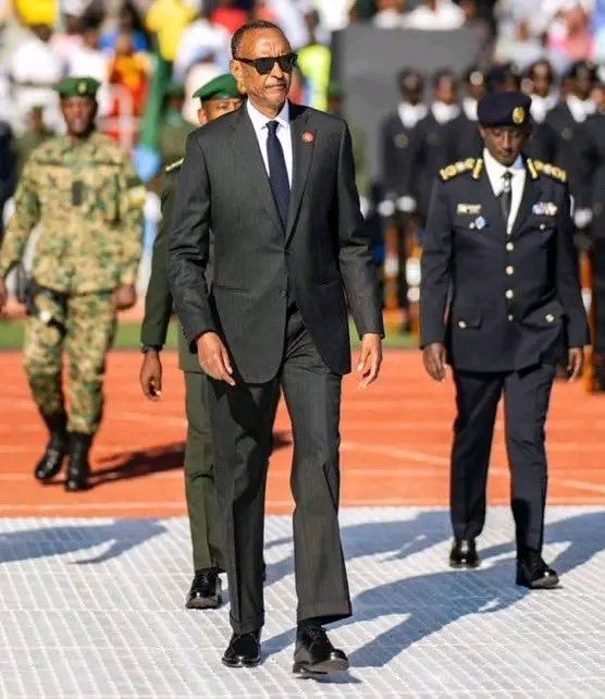 VKirebe50128's tweet photo. Pk Paul kagame Niba umukunda siga udutima muri comment❤️🇷🇼 inkotanyi cyane 💪🏾 https://t.co/QH7cqh477x