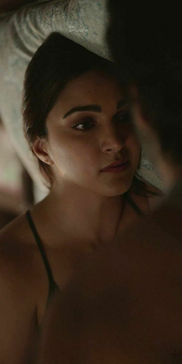 uffff_i's tweet photo. Wanna share the bed with her?

#Kiaraadvani https://t.co/Rx5G5b7eEJ