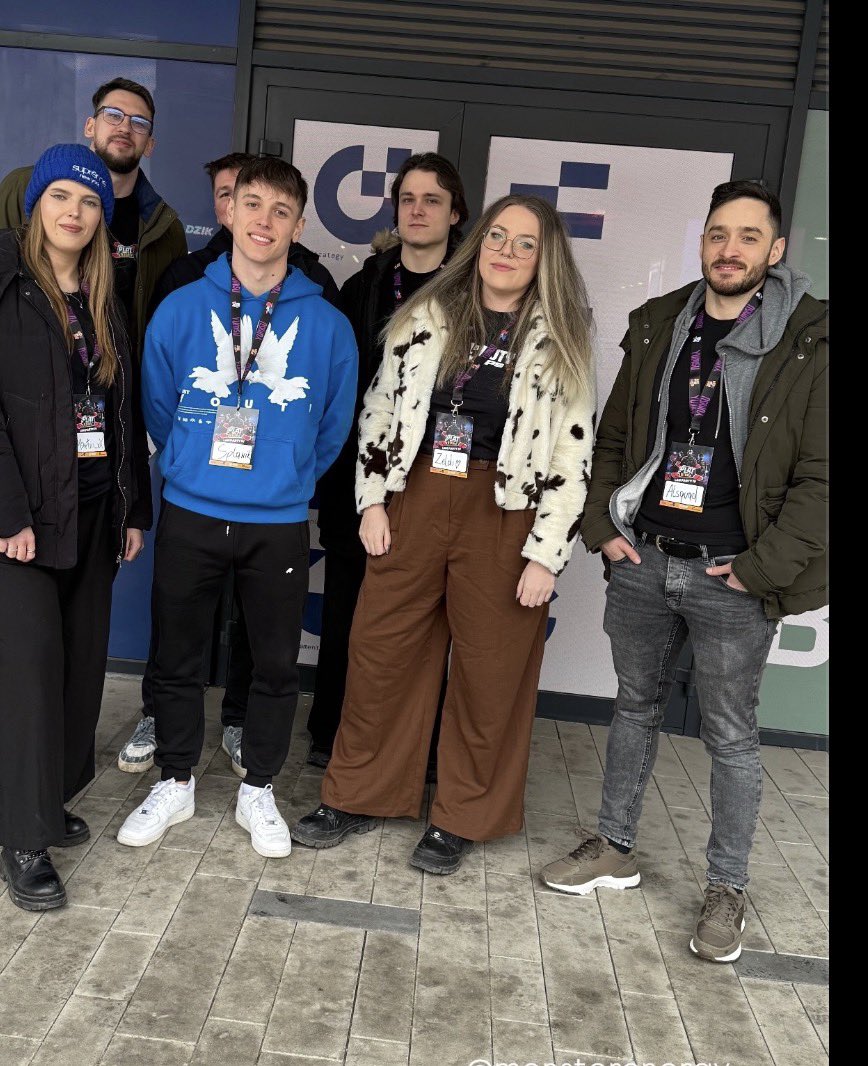 Martiii_xX tweet media