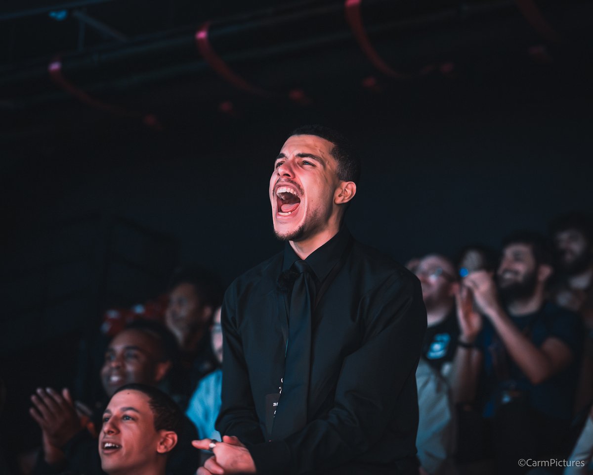 Zeynaris tweet media