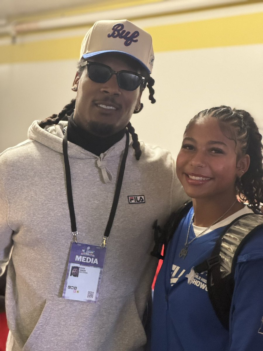 StevieJohnson13's tweet image. Meet Samaya, @ClubHBHFAZ OG ⚡️ 

#Samaya led her team at Rising Stars 
Female All Star Flag Football Gm. #SB