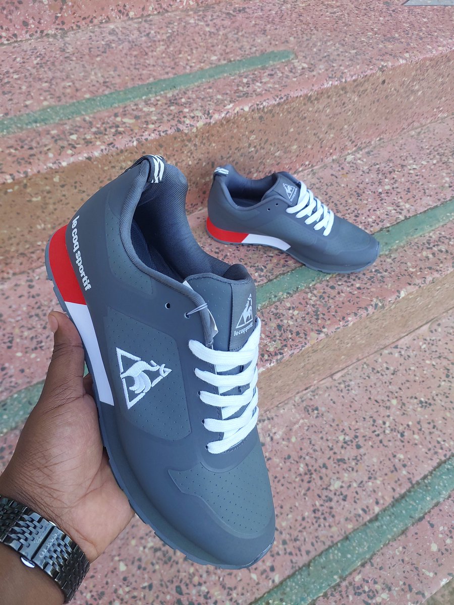 eowino16's tweet photo. @Adele_lide Alah! Kwani kuna maandamano, anyway guys you can always get these at ksh 2600 only, very comfortable for your feet meaning ukiamua kuenda maandamano uko sawa ukiamua pia kupiga luku bado uko sawa. https://t.co/h93sUXZ5kq