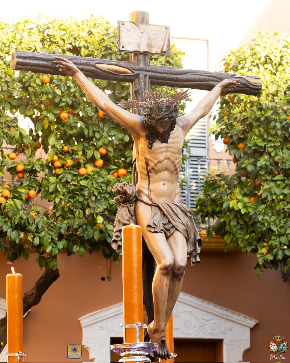 LanzadaSevilla's tweet photo. 🔴 En la tarde hoy hemos recibido al Santísimo Cristo de la Buena Muerte de la @HdadHiniesta en su camino de ida para presidir el viacrucis de @ElConsejoSev 
#LanzadaSevilla https://t.co/lIMP1NrUZI