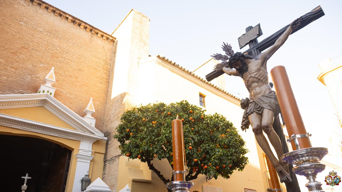 LanzadaSevilla's tweet photo. 🔴 En la tarde hoy hemos recibido al Santísimo Cristo de la Buena Muerte de la @HdadHiniesta en su camino de ida para presidir el viacrucis de @ElConsejoSev 
#LanzadaSevilla https://t.co/lIMP1NrUZI