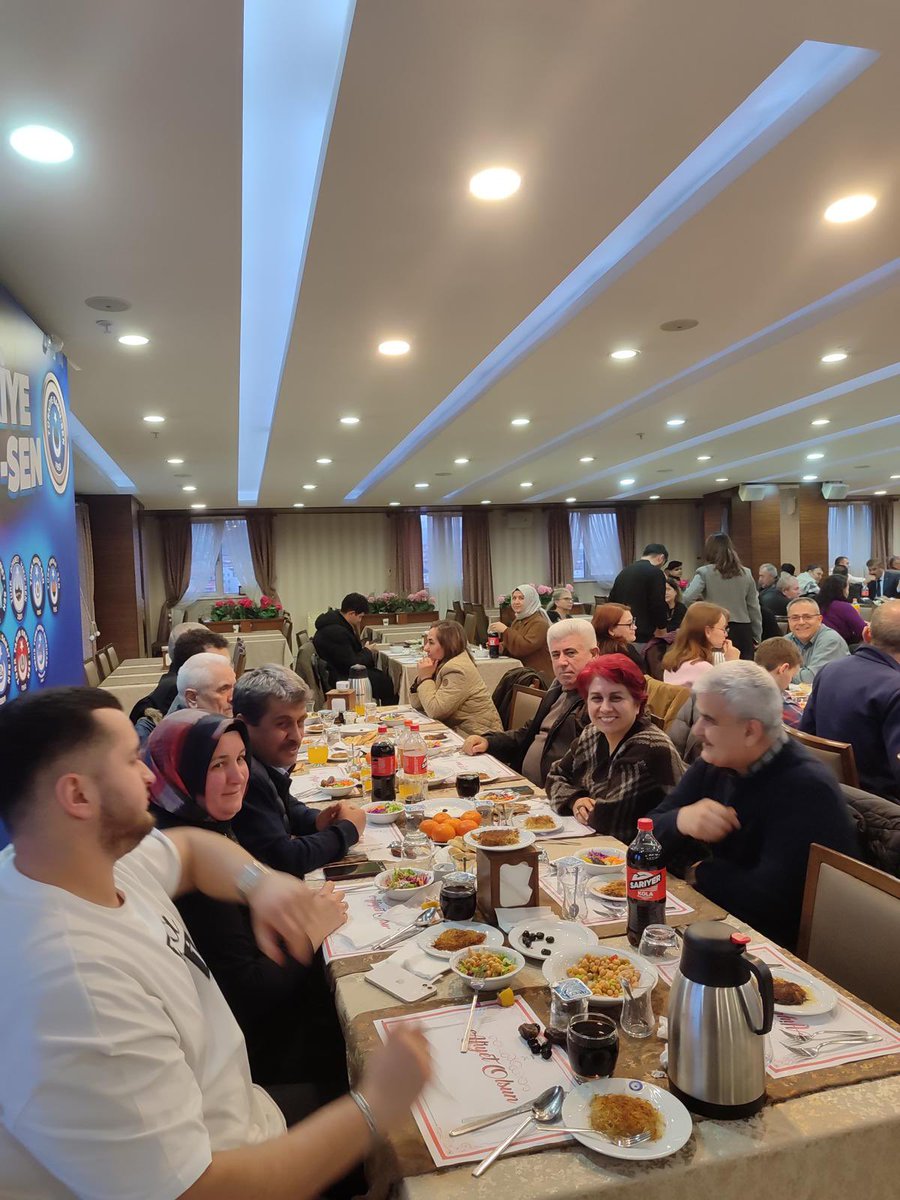 Ankara 11 Nolu Şubemizin düzenlediği iftar programına,genel başkan yardımcımız Mahmut Kabayel ile birlikte katıldık.Şube başkanımız Mesut Uzuner’in şahsında programın düzenlenmesinde emeği geçen arkadaşlarımızı tebrik ediyoruz.