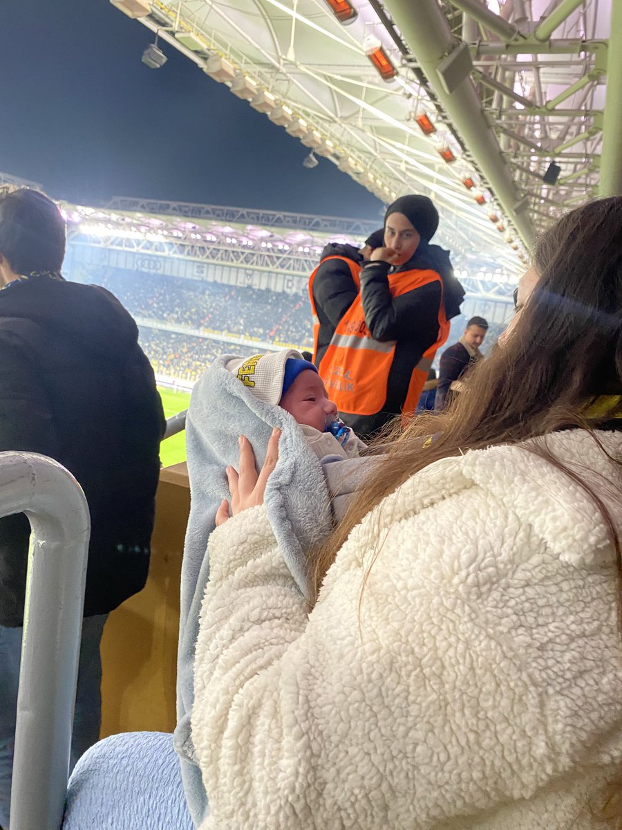 erkanben1's tweet photo. Minik Fenerbahçeli  #FBvKSP https://t.co/THAcuRgIOa