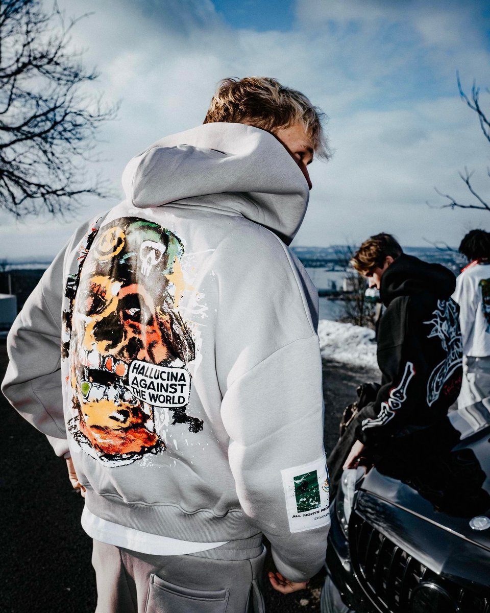 Hallucina tweet media