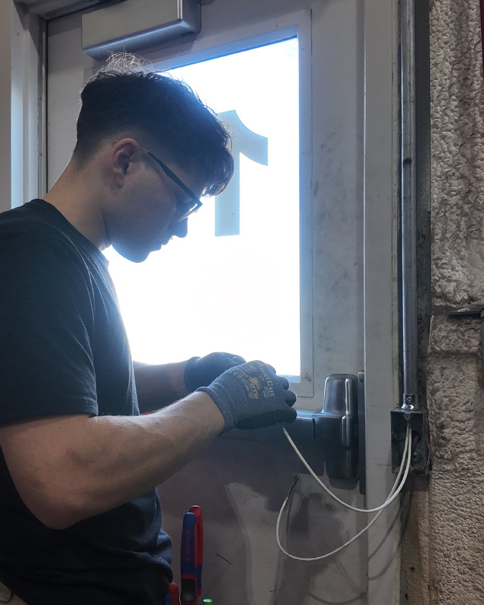 In demanding environments, reliability isn’t just a feature. It becomes an absolute requirement.
 Our installations are engineered to perform where it matters most.​
 #SecuritySystems #AccessControl #IndustrialIT #ANP