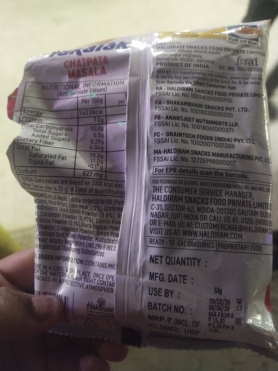 dileeptripath18's tweet photo. @UPGovt @UPSRTCHQ @dayashankar4bjp @myogiadityanath @ZeeNews @aajtak Iss samay Raat ke 11.31 hue hai aur maine ek dhabe se bahraich lucknow marg pe takatak ka packet liya jiske liye mujhse 20rs liye gaye jabki mrp 15 hai. Dhabe walo ki ye loot kab rukegi Sir? https://t.co/EaLiE4gHLO